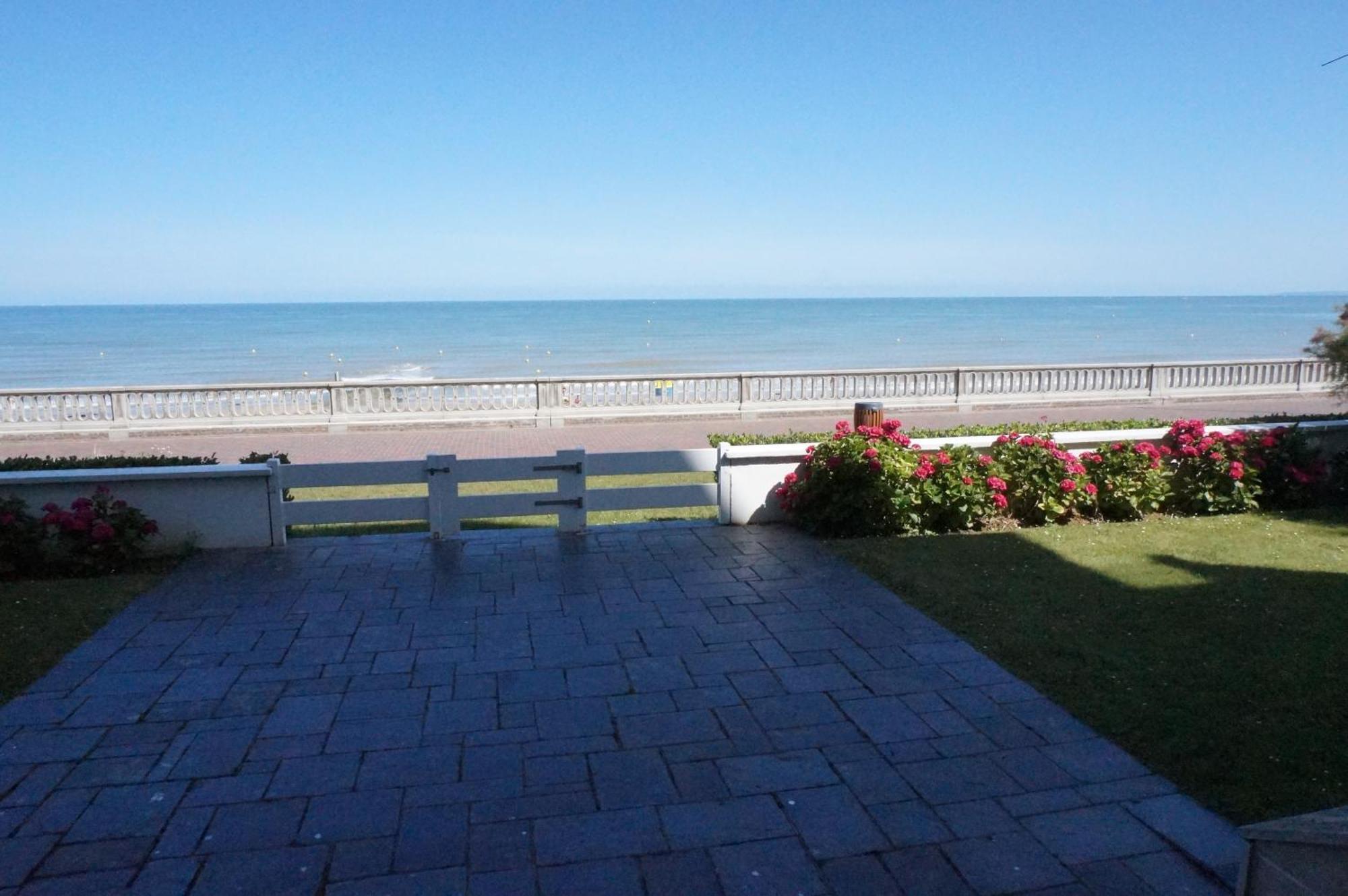 Belle Vie Vue Dominante Mer Et Plage - Appartement 2 A 4 Personnes Cabourg Bagian luar foto